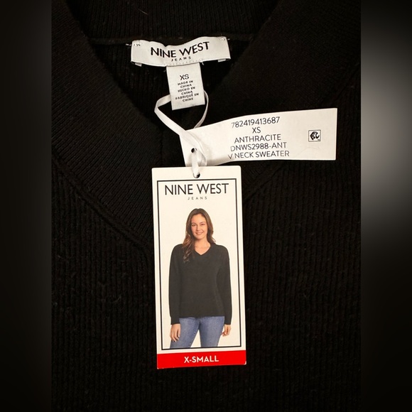 Nine-West Anthracite Black V-Neck Pull Over Sweater X-Small NWT - Picture 6 of 8